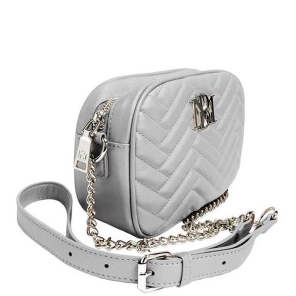 Badgley Mischka Quilted Camera Bag•Back Slip Pocket•Metallic Grey• NWT• MSRP $79 - Picture 3 of 6